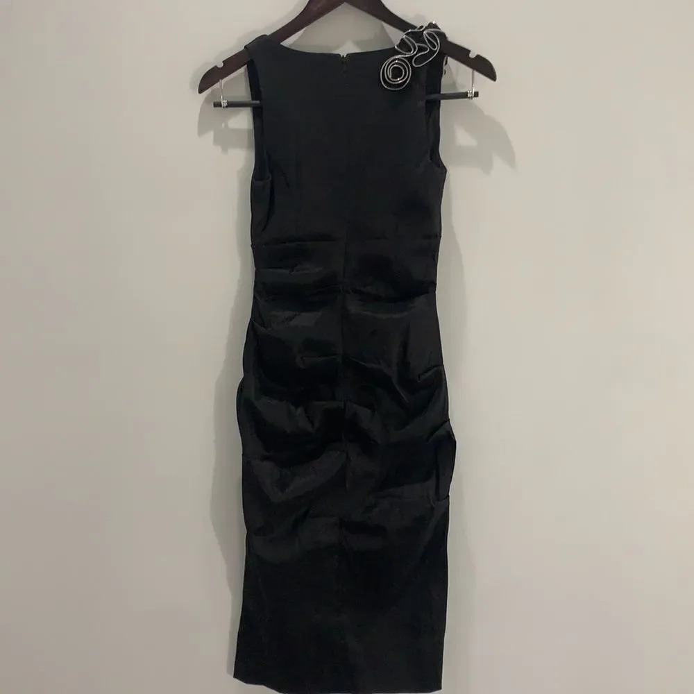 Betsy & Adam Women’s black with rose design sleeveless knee length dress size 4 - Picture 2 of 9